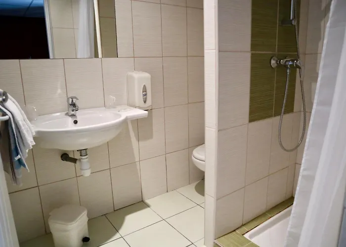 מלון Louvre Vincenette 3*